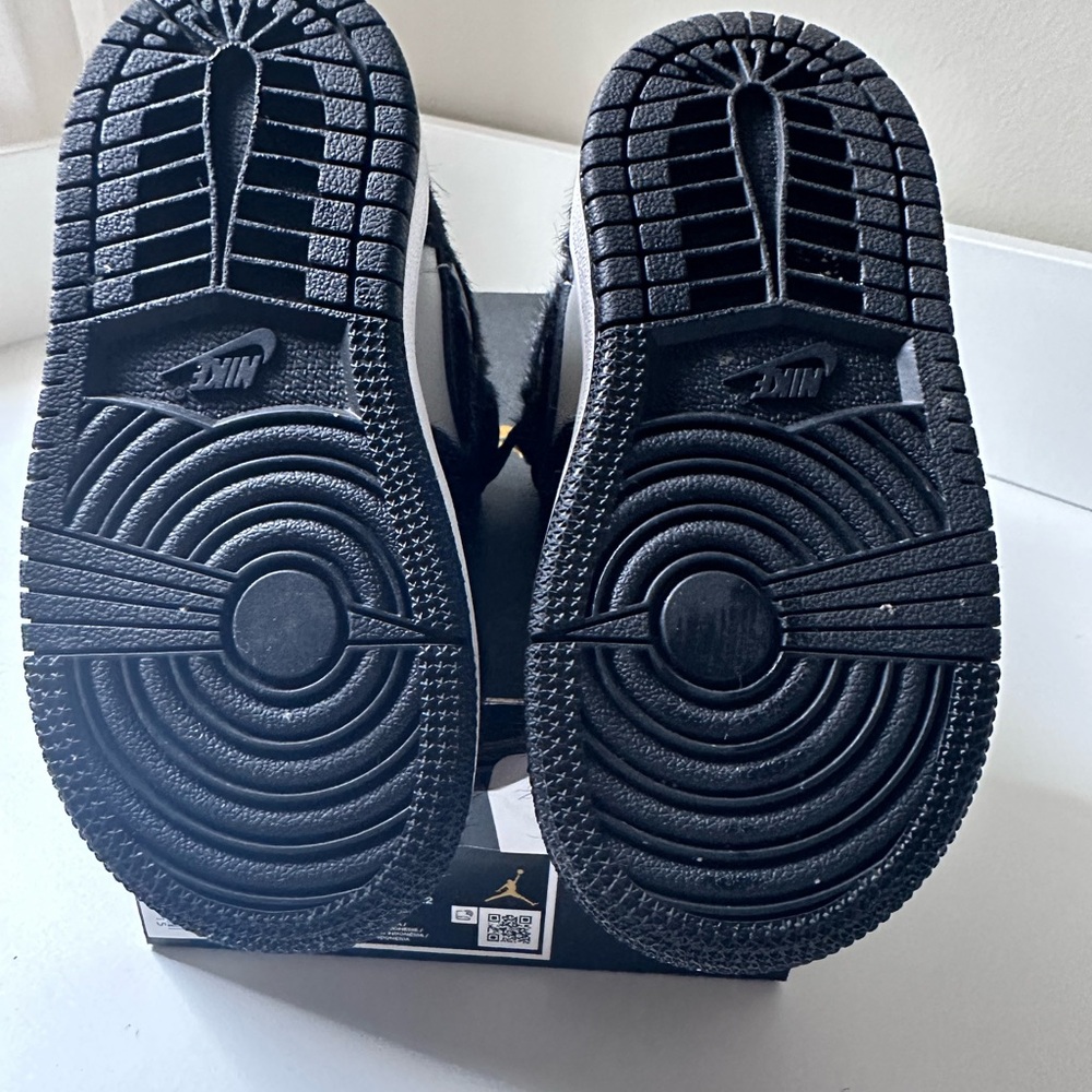 Barely worn toddler JORDAN ONES
